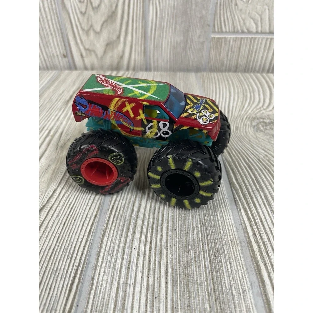 Hot Wheels Monster Jam 1:64 Trucks Lot of 6 Gunkster Slap N Stick Bone Shaker